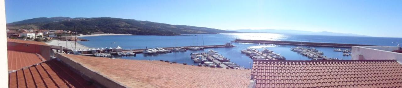 Apartamento Fronte Mare Attico Indipendente Ed Esclusivo Con Terrazza Panoramica Isola Rossa Exterior foto