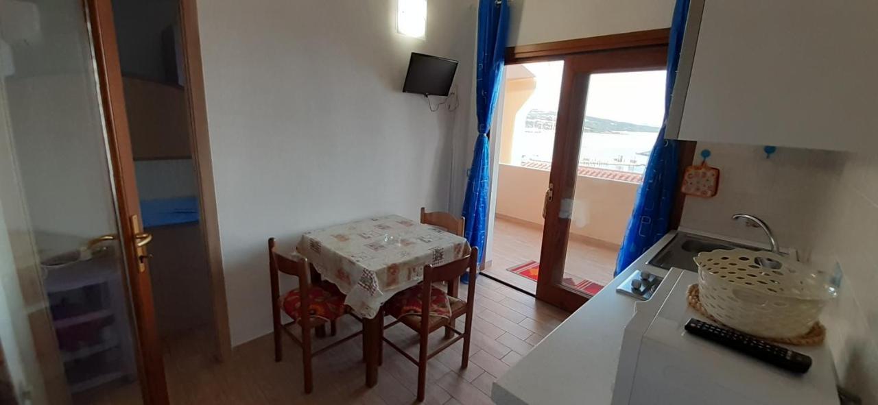 Apartamento Fronte Mare Attico Indipendente Ed Esclusivo Con Terrazza Panoramica Isola Rossa Exterior foto