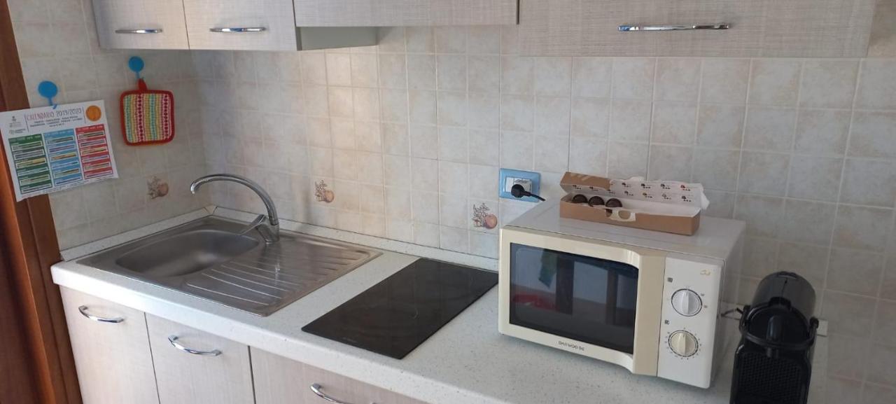 Apartamento Fronte Mare Attico Indipendente Ed Esclusivo Con Terrazza Panoramica Isola Rossa Exterior foto