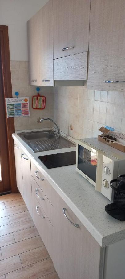 Apartamento Fronte Mare Attico Indipendente Ed Esclusivo Con Terrazza Panoramica Isola Rossa Exterior foto